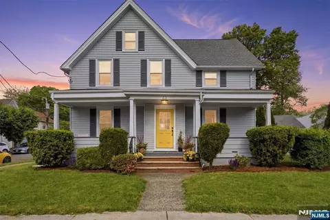 23 Center Ave, Little Falls, NJ 07424