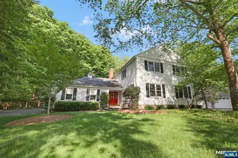 7 Pontiac Dr, Wayne, NJ 07470