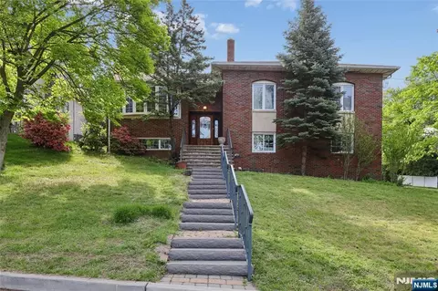 51 Anderson Ave, Englewood Cliffs, NJ 07632