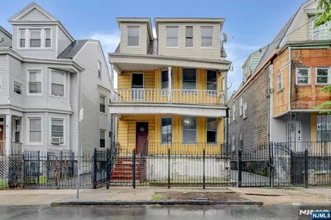 249 4th St, Newark, NJ 07107