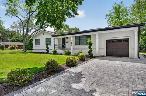 436 Ruckman Rd, Closter, NJ 07624