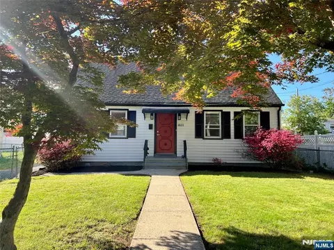 1611-1613 Slavin St, Plainfield, NJ 07063