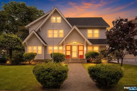 104 Carmita Ave, Rutherford, NJ 07070