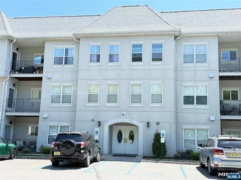 608 Brittany Dr #608, Wayne, NJ 07470