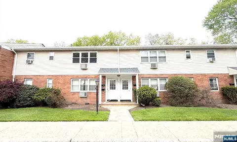 4 Lakeview #C, Leonia, NJ 07605