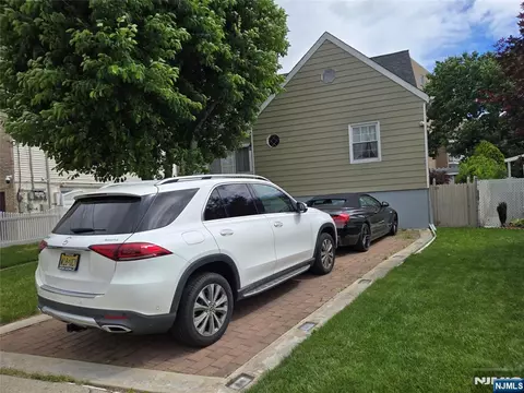 47 Worth St, Hackensack, NJ 07601