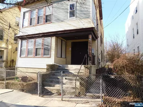 284 Renner Ave, Newark, NJ 07112
