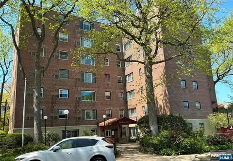 2345 Linwood Ave #1A, Fort Lee, NJ 07024