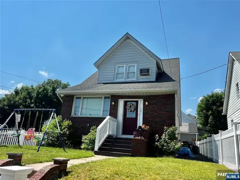 103 Chamberlain Ave, Paterson, NJ 07502