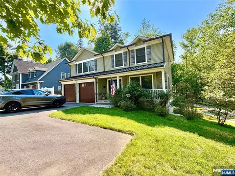 252 4th Ave, Westwood, NJ 07675
