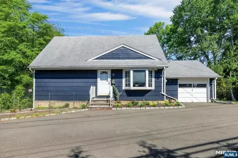 497 Tappan Rd, Norwood, NJ 07648