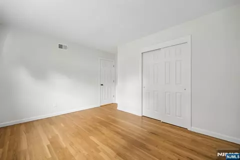 Bedroom - 6 Aster Ct, Paramus, NJ 07652 photo 2 of 7