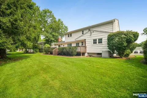 Exterior - 6 Aster Ct, Paramus, NJ 07652 photo 4 of 5
