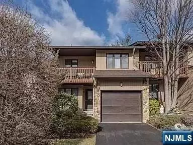 7 Dogwood Ct, Woodland Park, NJ 07424