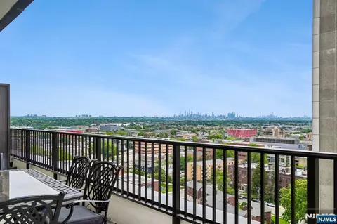 View/Area - 150 Overlook #PH3, Hackensack, NJ 07601 photo 4 of 6