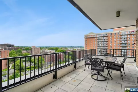 Exterior - 150 Overlook #PH3, Hackensack, NJ 07601 photo 3 of 5