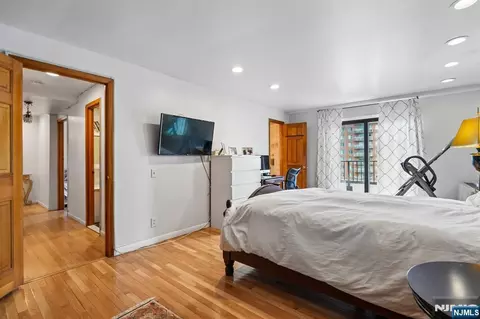 Bedroom - 150 Overlook #PH3, Hackensack, NJ 07601 photo 2 of 6