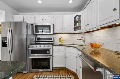 Kitchen - 150 Overlook #PH3, Hackensack, NJ 07601 photo 2 of 3