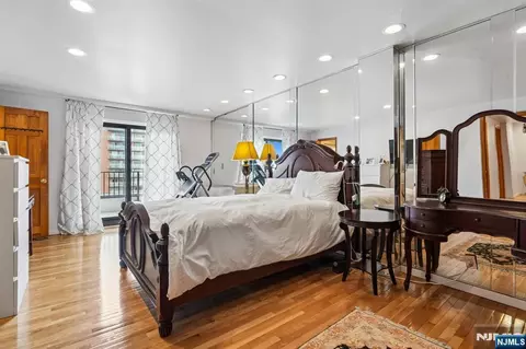 Bedroom - 150 Overlook #PH3, Hackensack, NJ 07601 photo 1 of 6