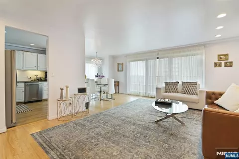 Living - 150 Overlook #PH3, Hackensack, NJ 07601 photo 2 of 6