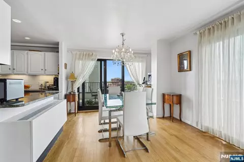 Dining - 150 Overlook #PH3, Hackensack, NJ 07601 photo 1 of 4