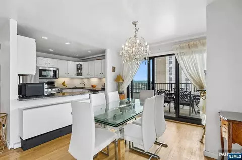 Dining - 150 Overlook #PH3, Hackensack, NJ 07601 photo 2 of 4