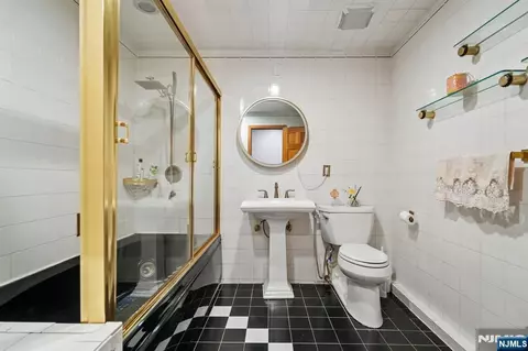 Bath - 150 Overlook #PH3, Hackensack, NJ 07601 photo 2 of 2