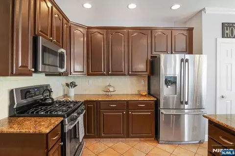 Kitchen - 11 Queens Ln, Wayne, NJ 07470 photo 2 of 3