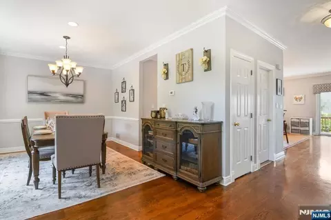 Entry Way - 11 Queens Ln, Wayne, NJ 07470 photo 1 of 4