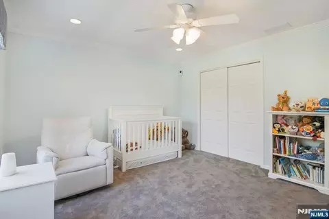 Bedroom - 11 Queens Ln, Wayne, NJ 07470 photo 5 of 6