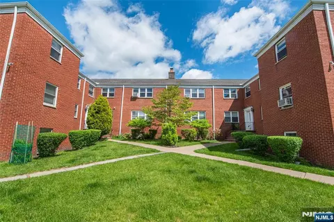 284 Claremont Ave #A3, Verona, NJ 07044