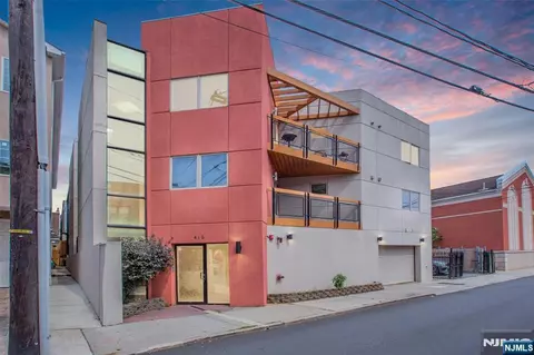 416 63rd St #2A, West New York, NJ 07093