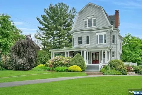 141 W End Ave, Ridgewood, NJ 07450