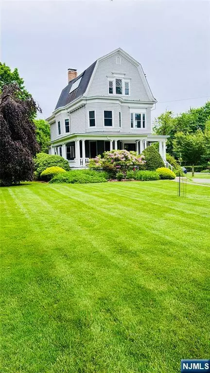 141 W End Ave, Ridgewood, NJ 07450