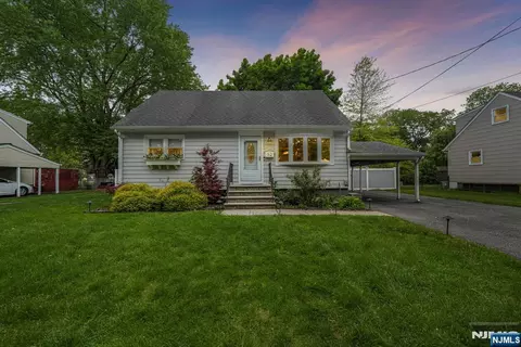 52 Barbara Dr, Pompton Lakes, NJ 07442