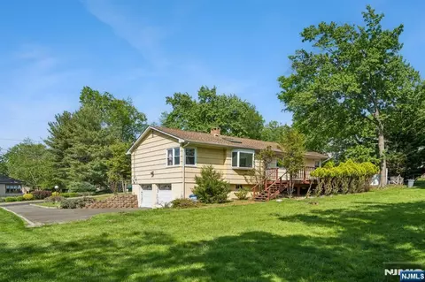 12 Clover Ct, Cedar Grove, NJ 07009