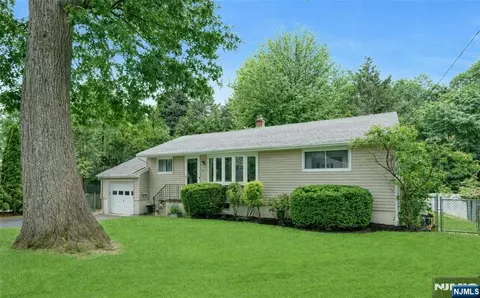 57 Stonefield Rd, Glen Rock, NJ 07452