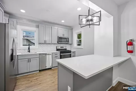 18 Hilton Ave, Maplewood, NJ 07040