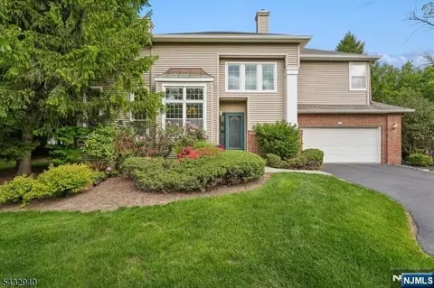 32 Kent Dr #C0148, Roseland, NJ 07068