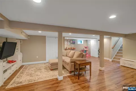 48 Harrison Ave, Waldwick, NJ 07463 photo 18
