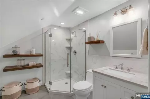 48 Harrison Ave, Waldwick, NJ 07463 photo 14