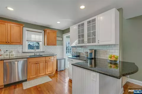 48 Harrison Ave, Waldwick, NJ 07463 photo 7