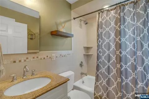 48 Harrison Ave, Waldwick, NJ 07463 photo 12