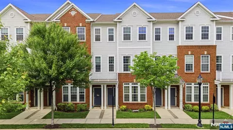 93 Wesmont Dr, Wood Ridge, NJ 07075