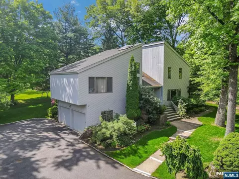18 Mission Way, Tenafly, NJ 07670