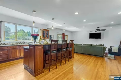 Kitchen - 254 Hoppers Ln, Paramus, NJ 07652 photo 3 of 5