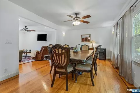 Dining - 254 Hoppers Ln, Paramus, NJ 07652 photo 1 of 2