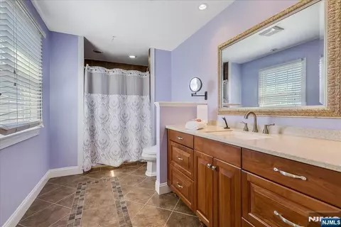 Bath - 254 Hoppers Ln, Paramus, NJ 07652 photo 1 of 2