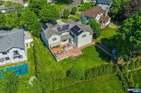 View/Area - 254 Hoppers Ln, Paramus, NJ 07652 photo 5 of 8