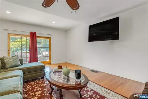 Other - 254 Hoppers Ln, Paramus, NJ 07652 photo 2 of 9